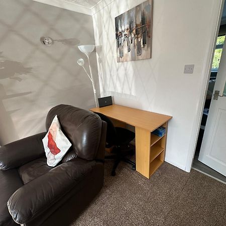 Hinckley Home Sleeps 5 Complete House Leicester Exteriér fotografie