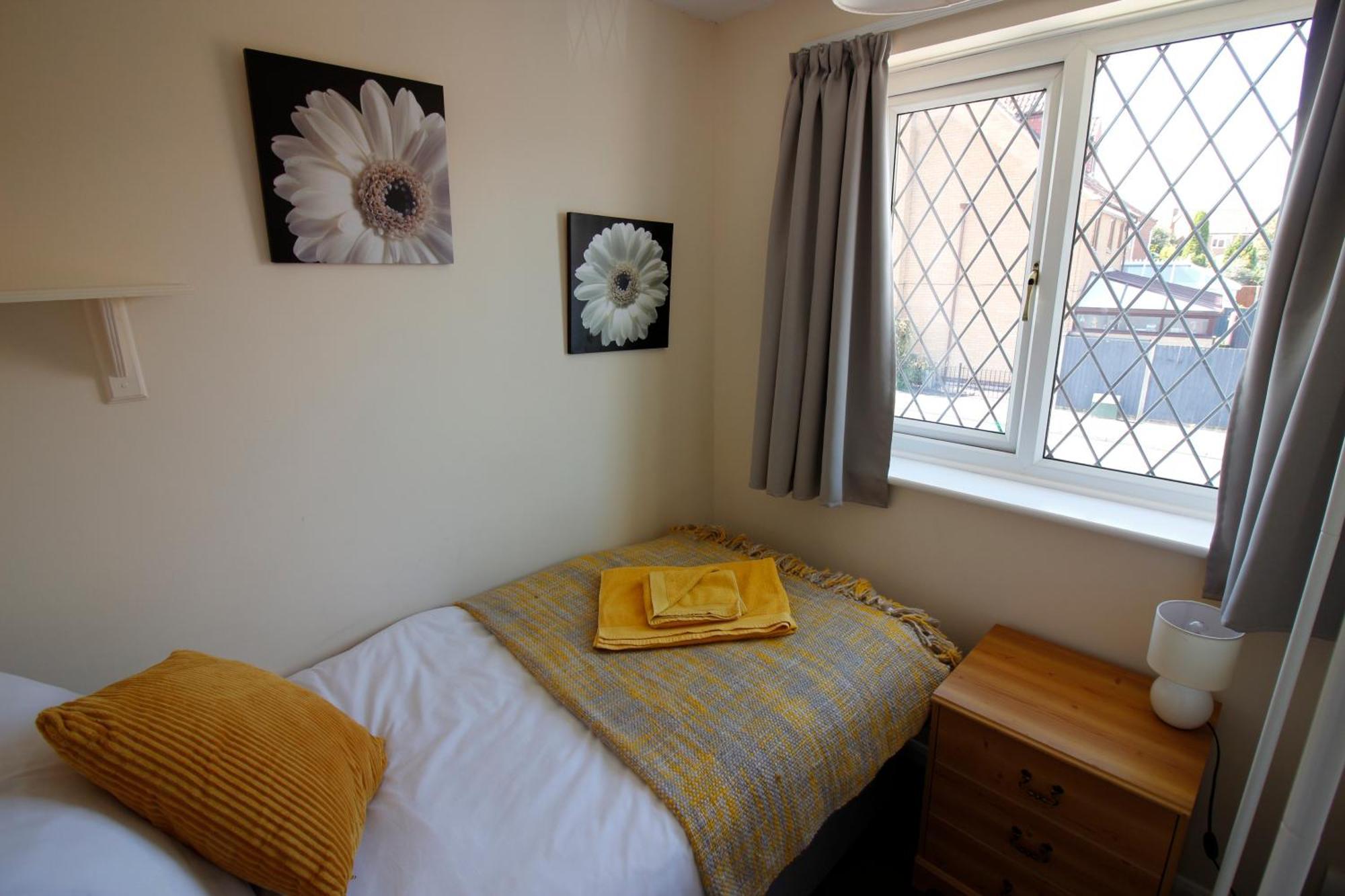 Hinckley Home Sleeps 5 Complete House Leicester Exteriér fotografie