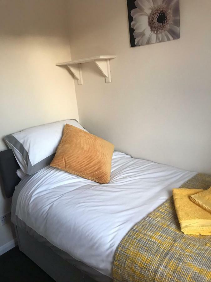Hinckley Home Sleeps 5 Complete House Leicester Exteriér fotografie