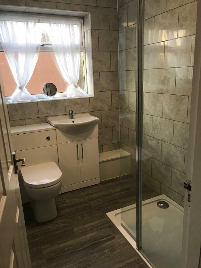 Hinckley Home Sleeps 5 Complete House Leicester Exteriér fotografie