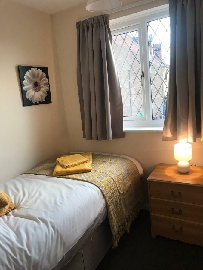 Hinckley Home Sleeps 5 Complete House Leicester Exteriér fotografie